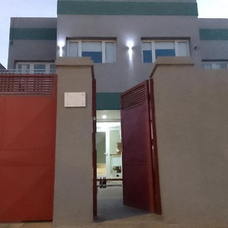 Appartement Departamentos R y R Azcuénaga à Tandil Extérieur photo